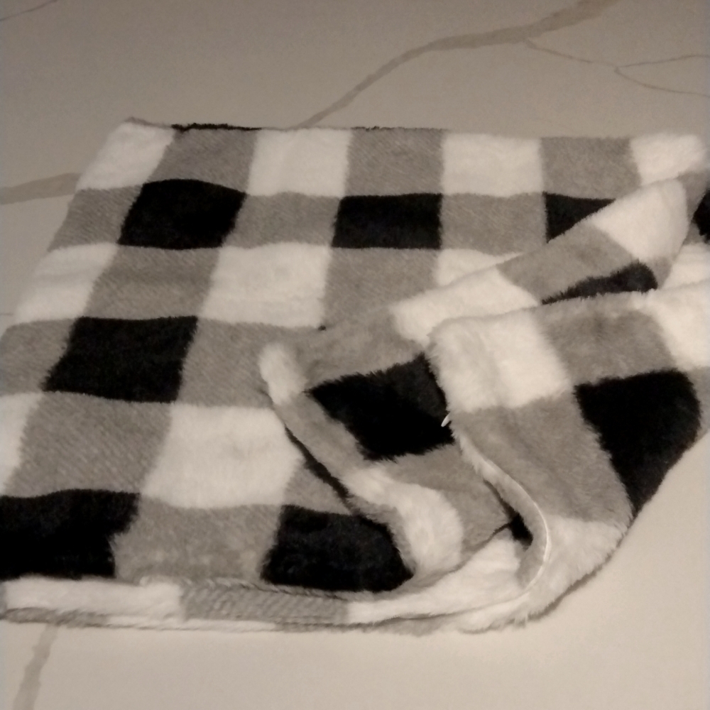 Buffalo Print‎ fur Pillow Covers black/white/gray 18x18
